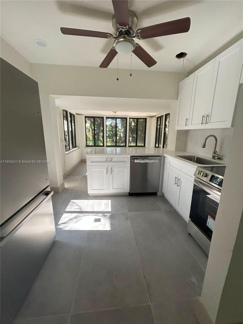 421 SW 11th St, Fort Lauderdale FL 33315
