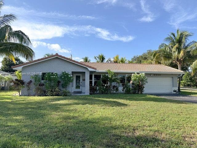 4888 NW 8th Ct, Plantation FL 33317