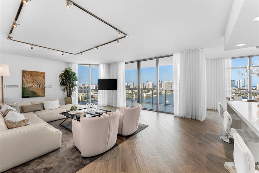 17301 Biscayne Blvd # 2210, North Miami Beach FL 33160