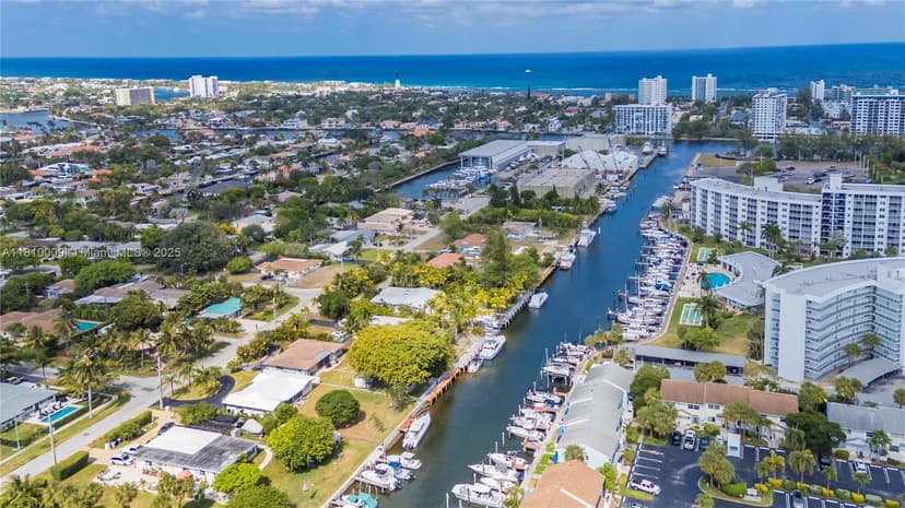 2740 NE 16th St, Pompano Beach FL 33062