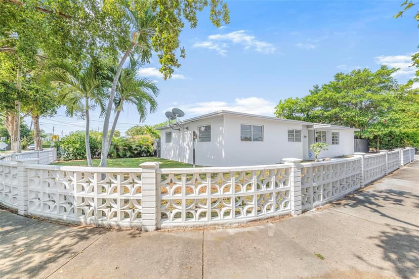 3202 SW 3rd St, Miami FL 33135