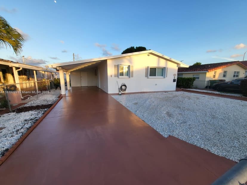 6275 Palm Ave, Hialeah FL 33012