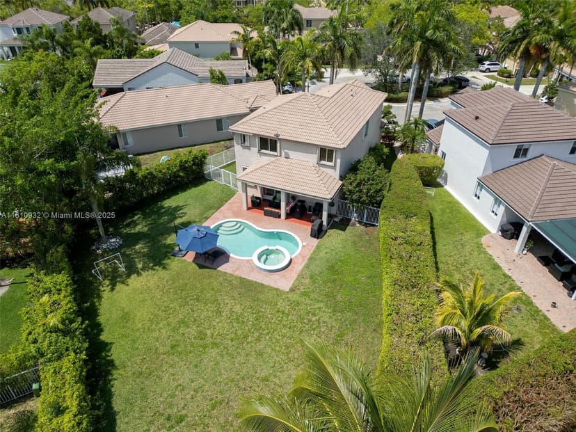 1030 Bamboo Ln, Weston FL 33327