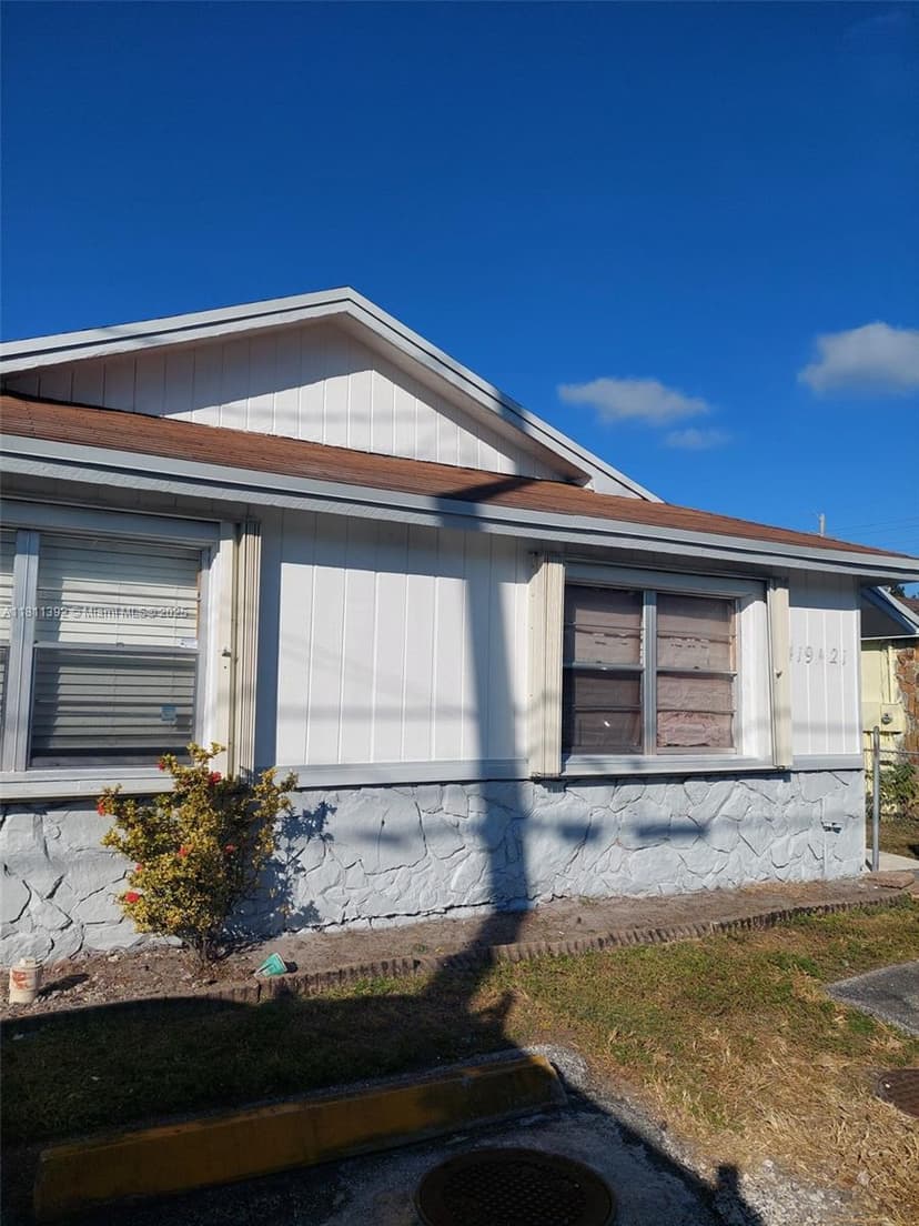 2419-2421 Johnson St, Hollywood FL 33020