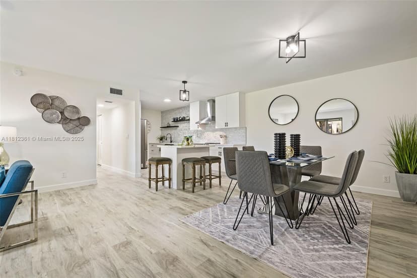 825 Sky Pine Way # H1, Green Acres FL 33415