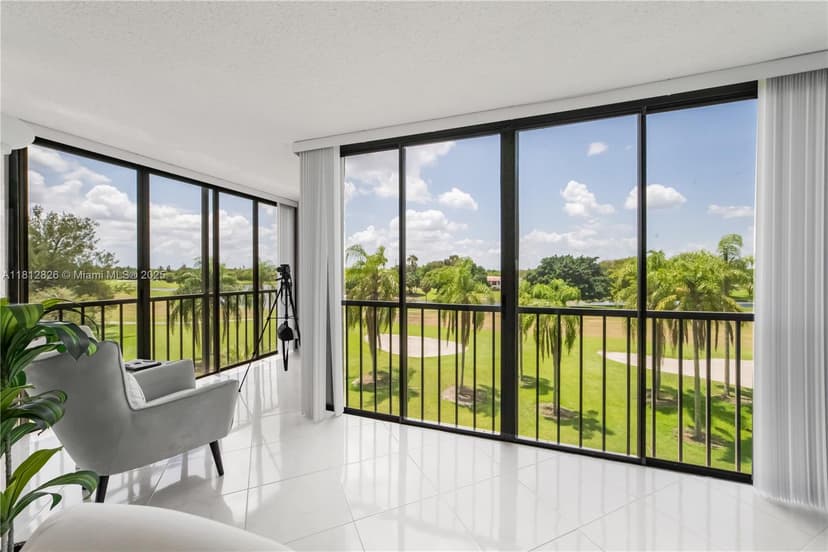 16300 Golf Club Rd # 411, Weston FL 33326