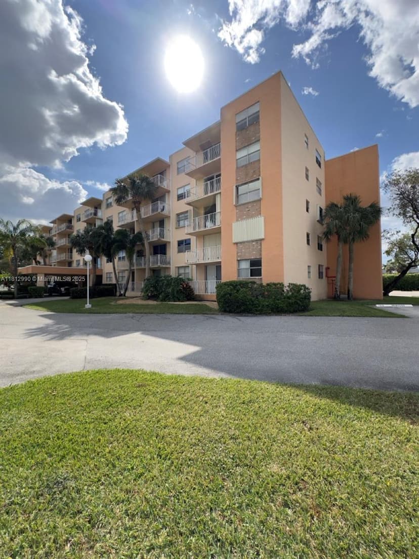 500 Executive Center Dr # 2N, West Palm Beach FL 33401