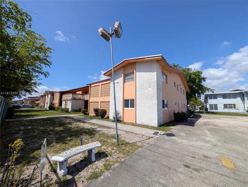 19080 NE 3rd Ct # 311, Miami FL 33179