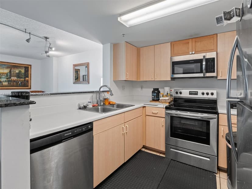 3000 Coral Way # 815, Miami FL 33145