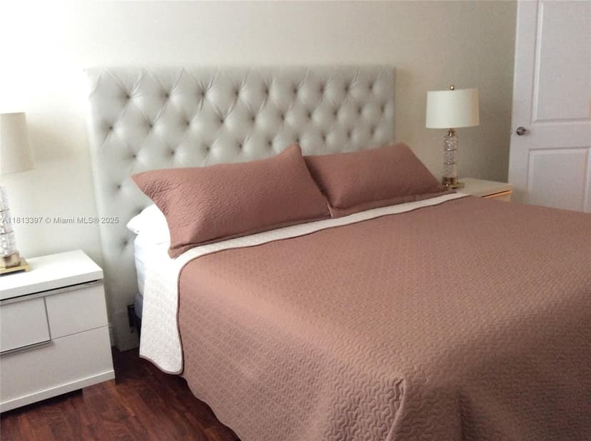 100 Lincoln Rd # 1214, Miami Beach FL 33139
