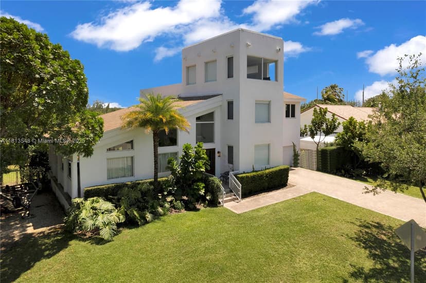 6320 Dolphin Dr, Coral Gables FL 33158