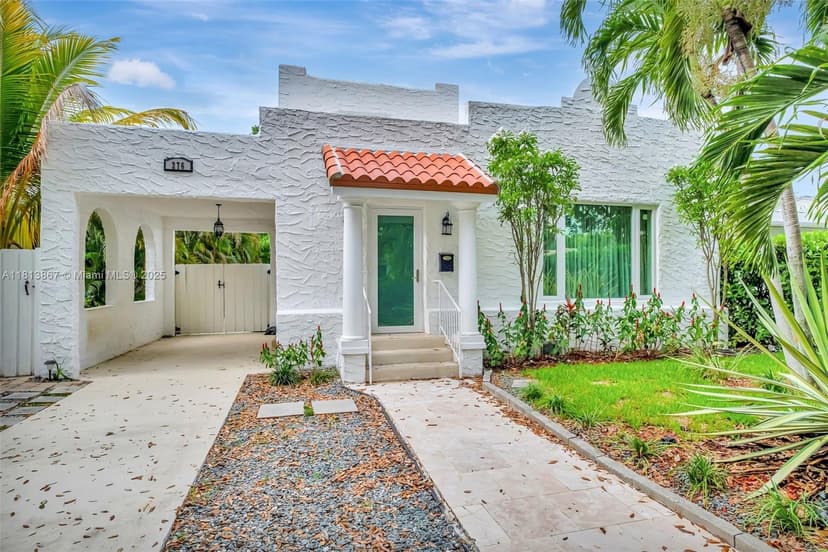 276 NE 90th St, El Portal FL 33138
