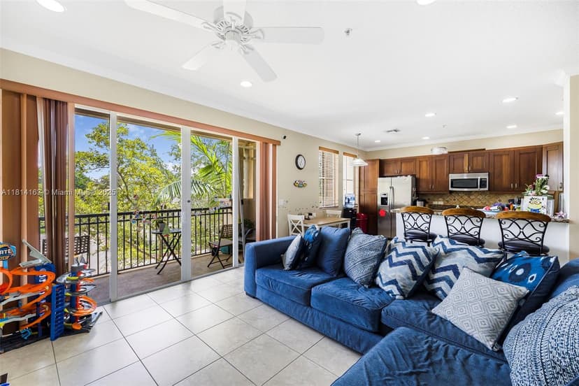 3055 NW 126th Ave # 303, Sunrise FL 33323