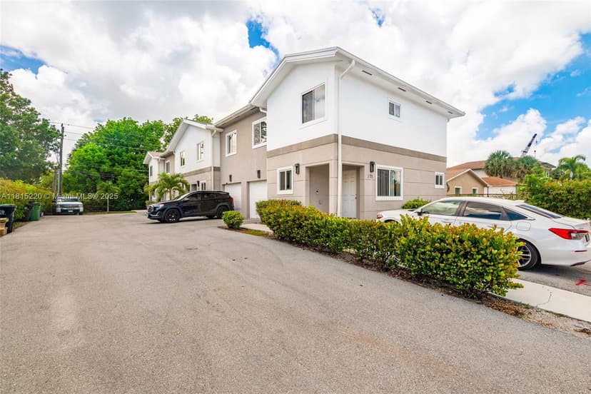 813 NW 3rd Ave, Fort Lauderdale FL 33311