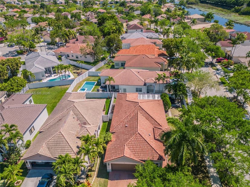 814 Kapok Way, Weston FL 33327