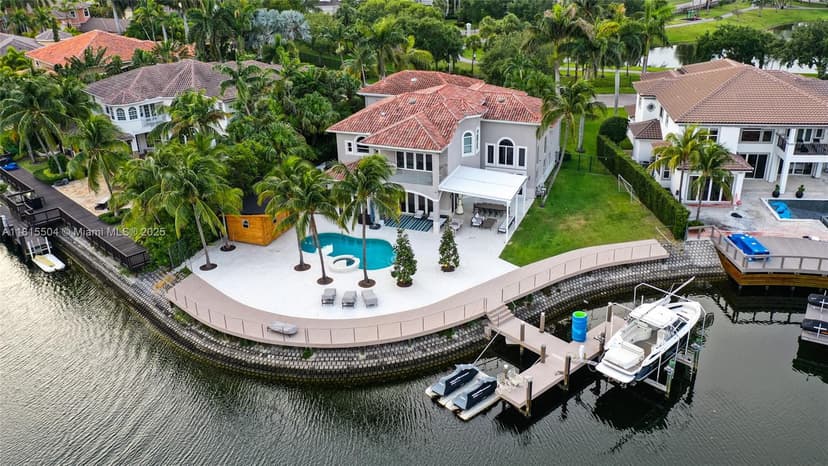 1260 Harbor Ct, Hollywood FL 33019