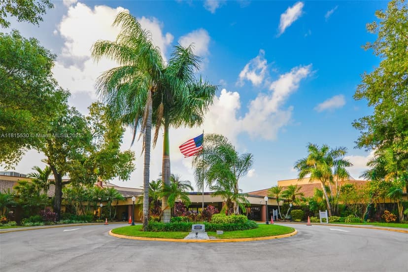 9601 Sunrise Lakes Blvd # 106, Sunrise FL 33322