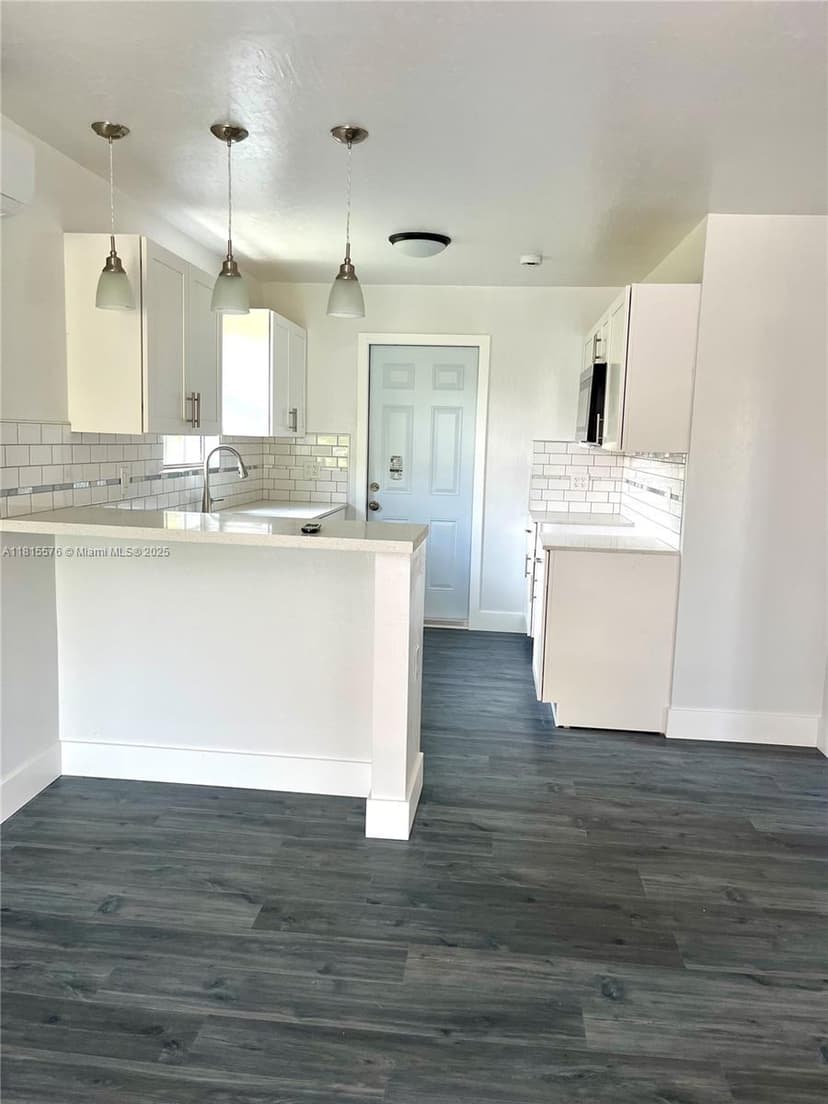 2331 NW 55th Ter, Miami FL 33142
