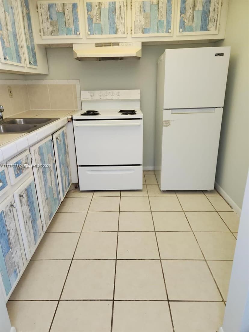 119 Salisbury, West Palm Beach FL 33417