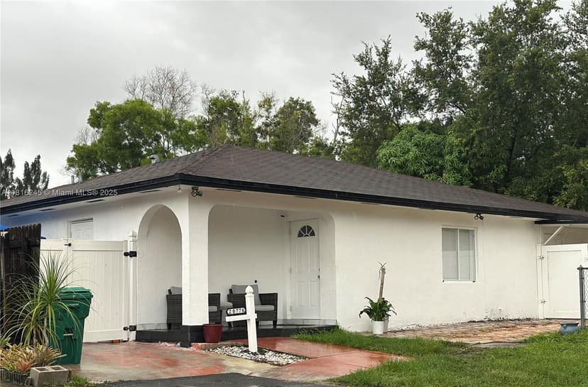 20776 NW 41st Ave Rd, Miami Gardens FL 33055