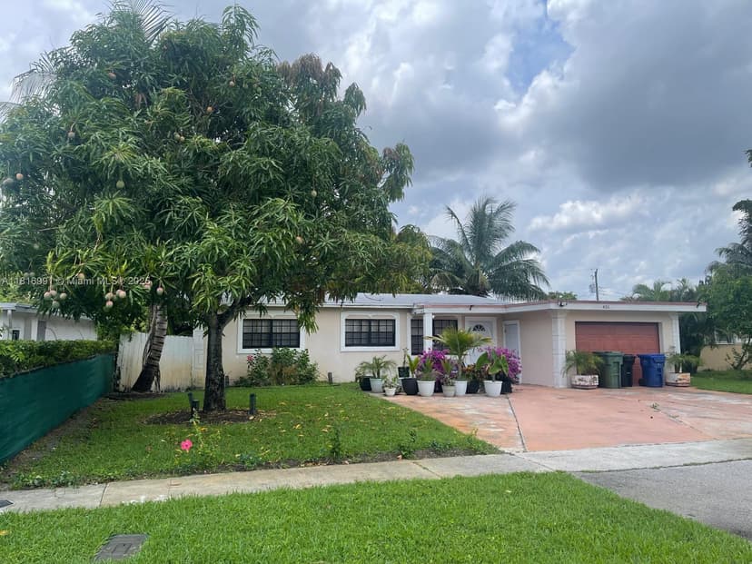 451 E Dayton Cir, Fort Lauderdale FL 33312