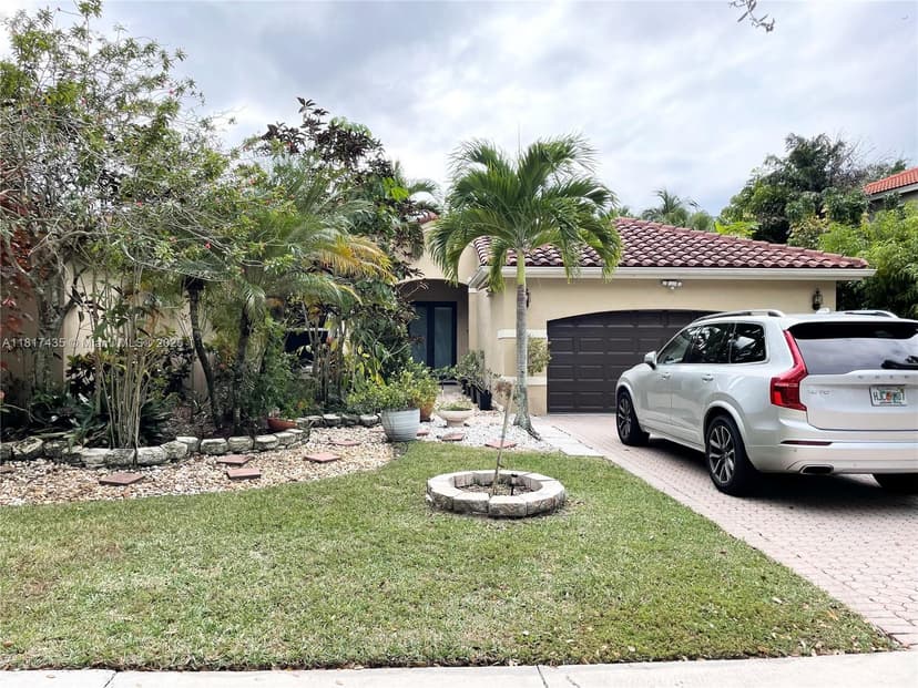 523 Stonemont Dr, Weston FL 33326