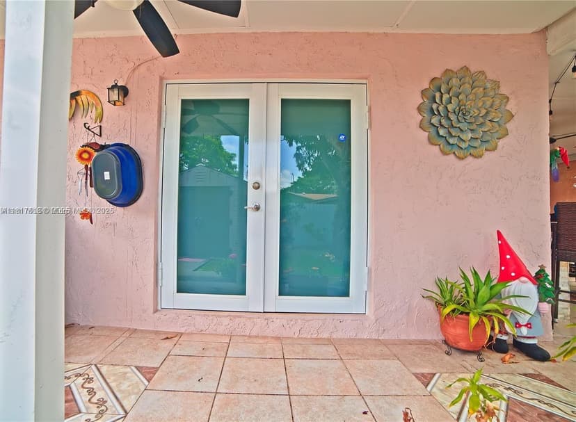 10471 SW 174th Ter, Miami FL 33157