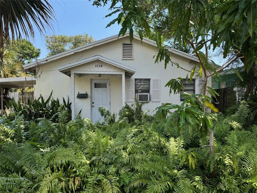 1134 NE 5th Ter, Fort Lauderdale FL 33304