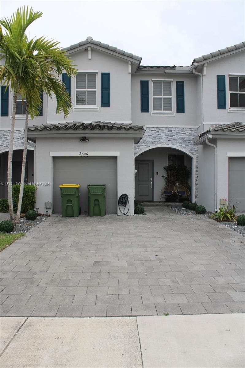2606 SE 13th St, Homestead FL 33035