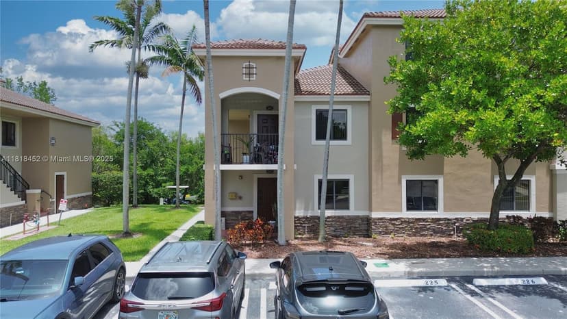 22901 SW 88th Pl # 101, Cutler Bay FL 33190