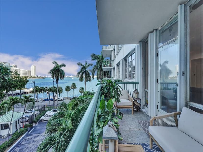1408 Brickell Bay Dr # 411, Miami FL 33131