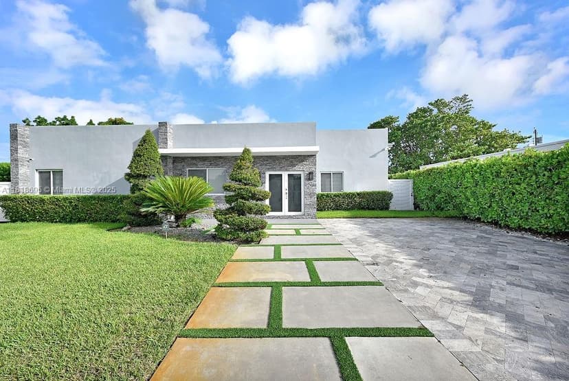 1968 NW 186th St, Miami Gardens FL 33056