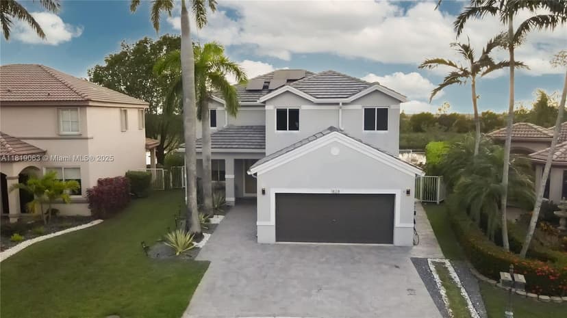 1828 Aspen Ln, Weston FL 33327