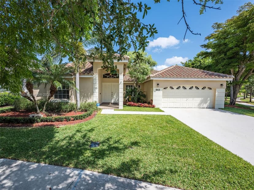 643 Lake Blvd, Weston FL 33326