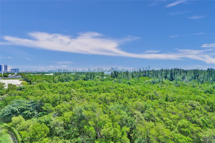 14951 Royal Oaks Ln # 803, North Miami FL 33181