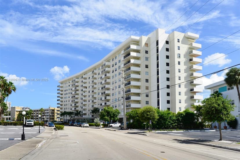 401 Golden Isles Dr # 613, Hallandale Beach FL 33009