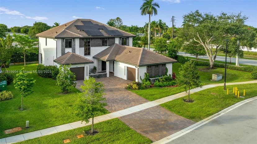 13005 Addilyn Ct, Davie FL 33325