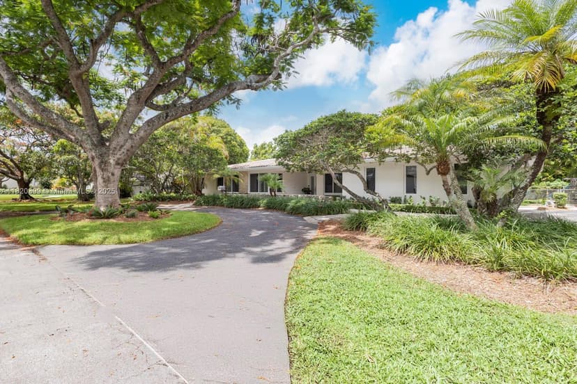 11900 SW 72nd Pl, Pinecrest FL 33156