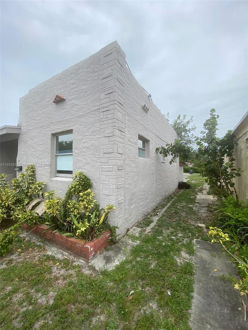 2014 Funston St, Hollywood FL 33020