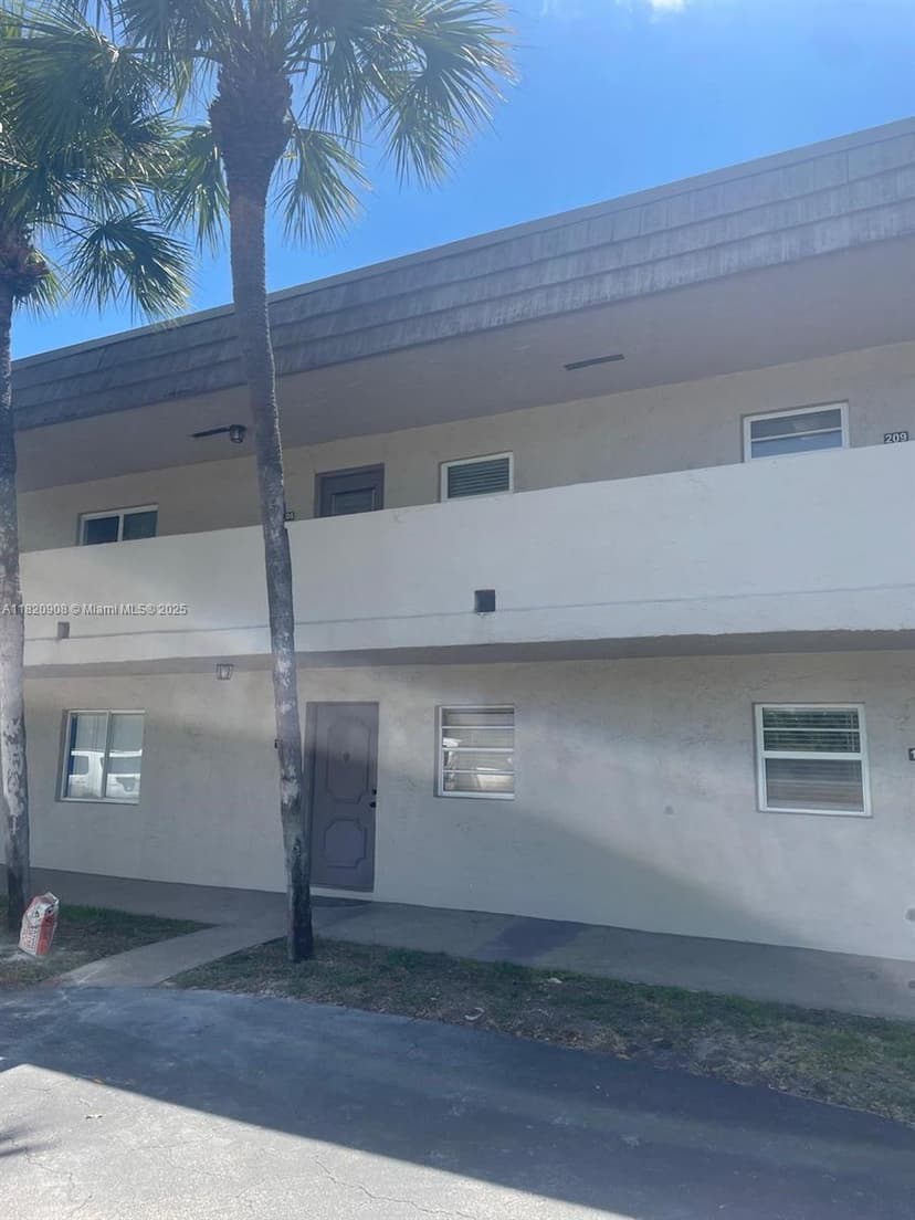 2900 Fiore Way # 1080, Delray Beach FL 33445
