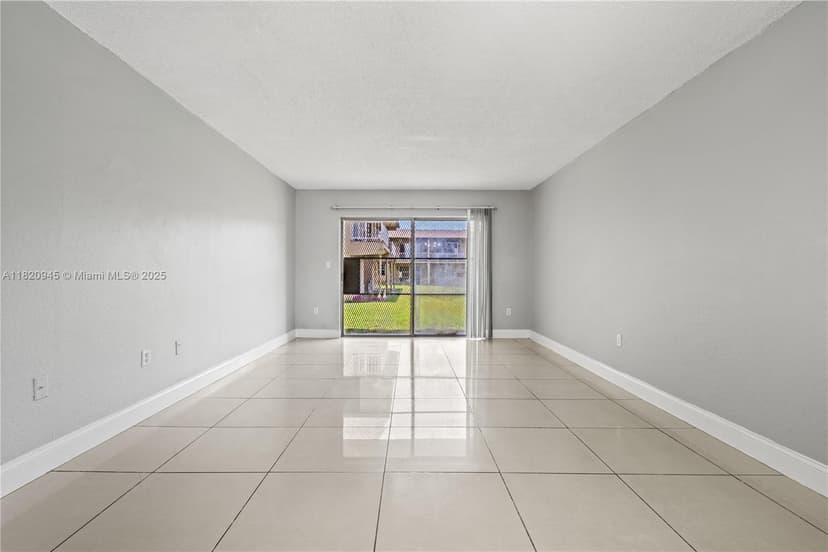 301 NW 177th St # 104, Miami Gardens FL 33169