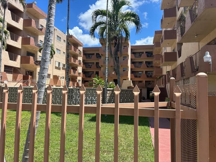 1630 W 46th St # 511C, Hialeah FL 33012