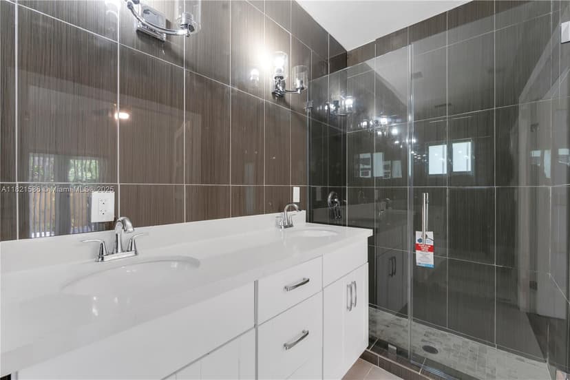 363 SW 1st Ter, Deerfield Beach FL 33441