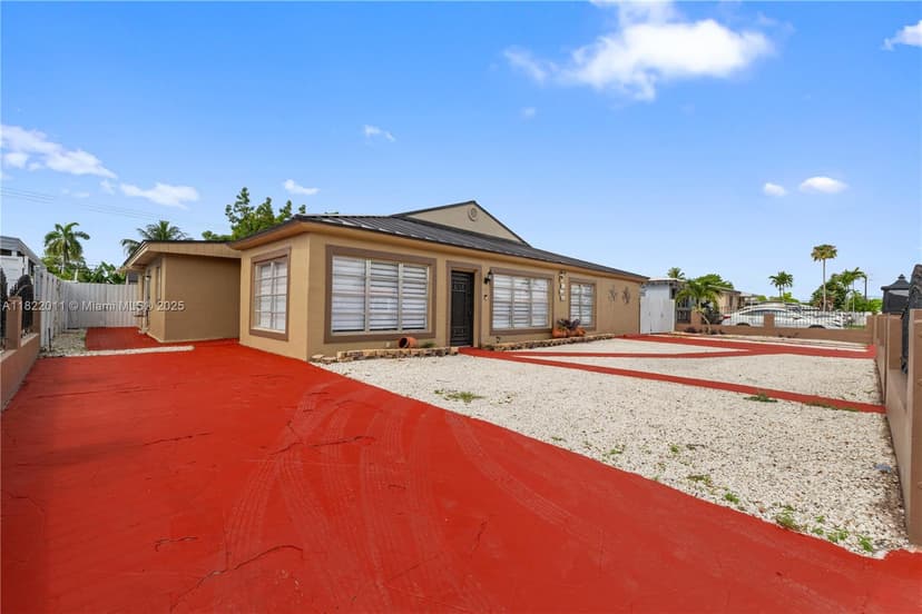 230 W 47th St, Hialeah FL 33012