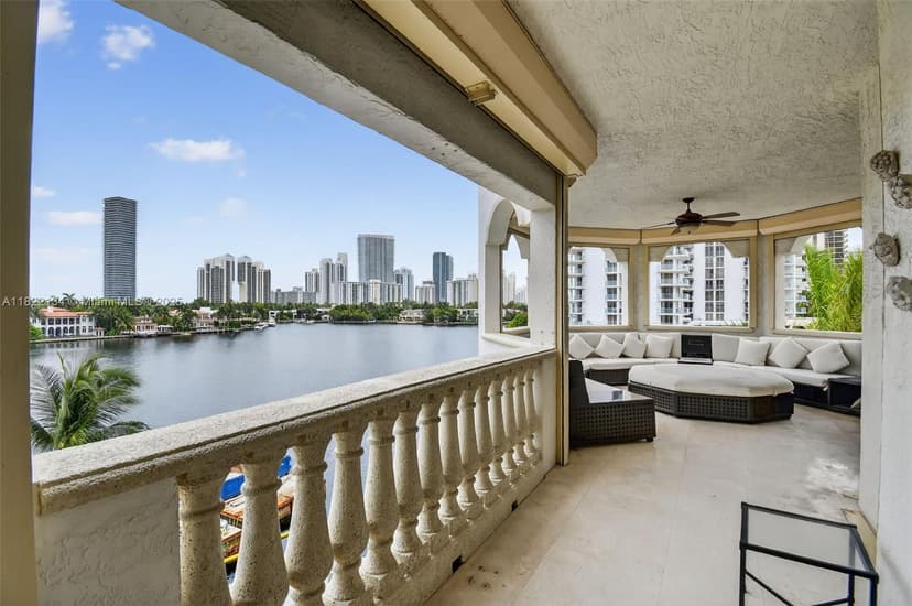19925 NE 39th Pl # 404, Aventura FL 33180