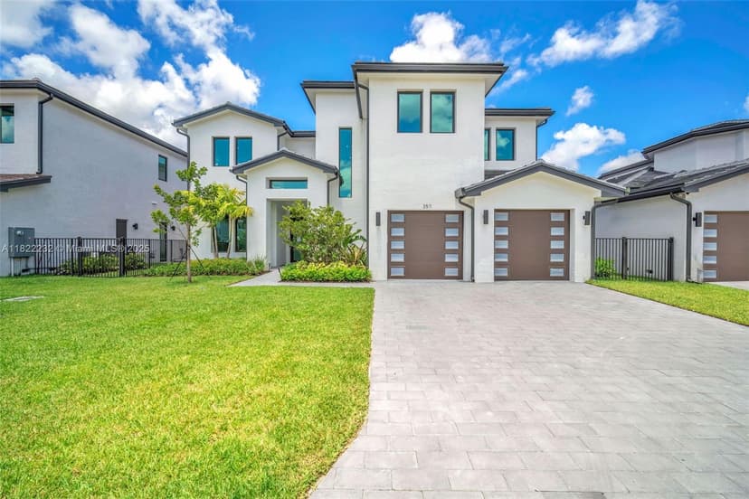 3511 Ashwood Cir S, Hollywood FL 33312