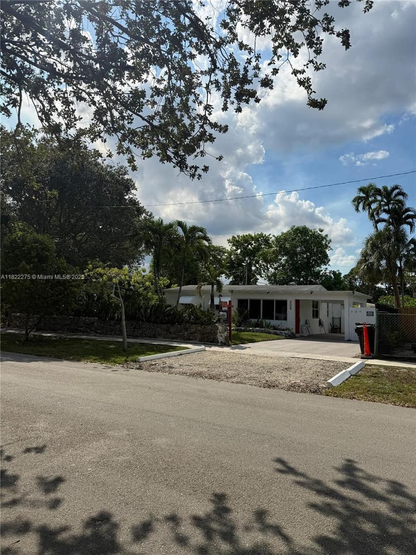205 SW 21st Way, Fort Lauderdale FL 33312