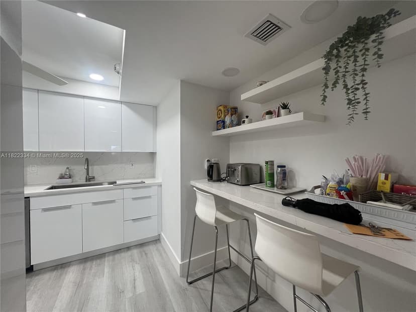 4900 N Ocean Blvd # 212, Lauderdale By The Sea FL 33308