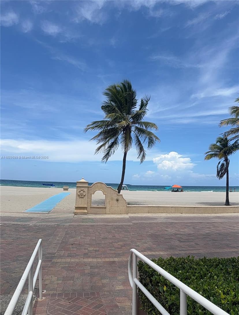 300 Oregon St # 506, Hollywood FL 33019