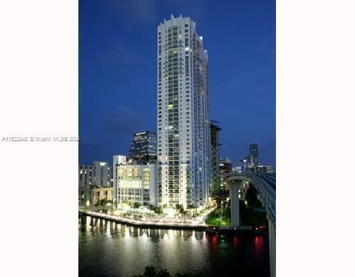 41 SE 5th St # 1305, Miami FL 33131